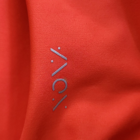 Orange sports bra, size medium - Picture 3 of 4